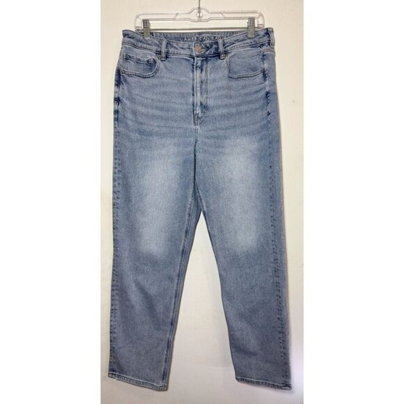 American Eagle High Rise Mom Jeans Straight Leg Light Wash Stretch US 12 Regular - Picture 2 of 13